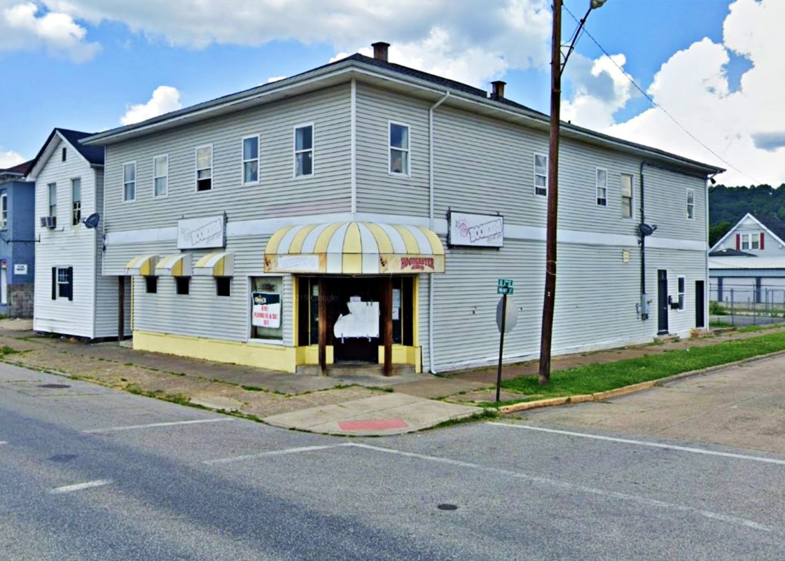 Boomers Sports Bar, Ironton