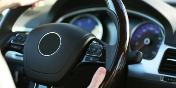 8 Tips On How To Avoid a Car Accident