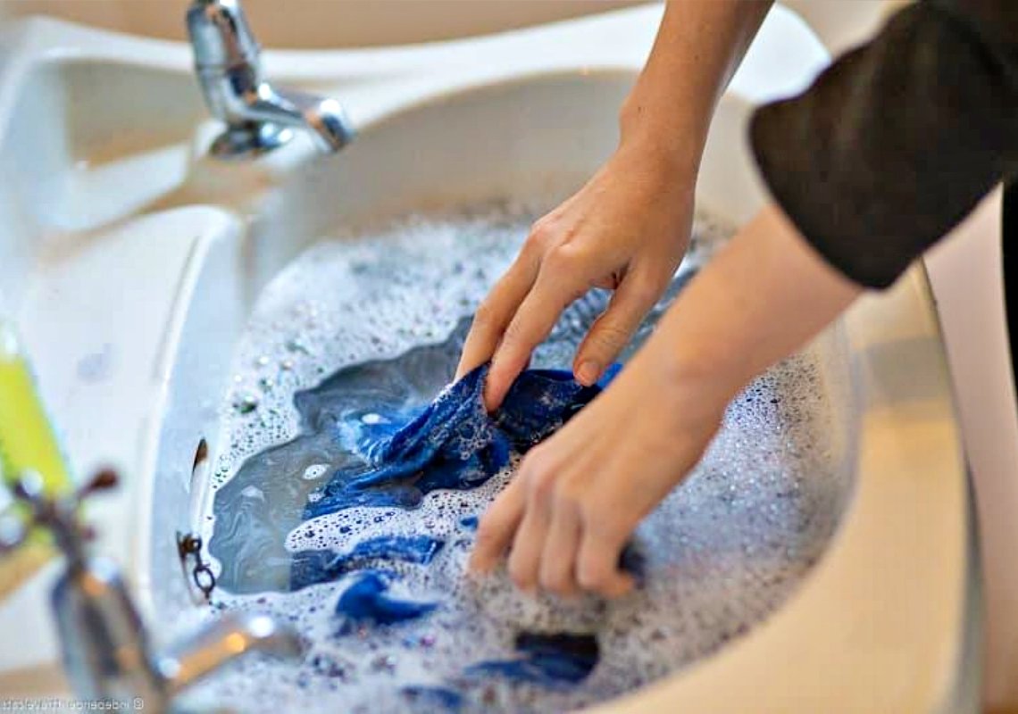 Portsmouth Woman Does Laundry in the Taco Bell Bathroom