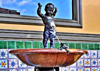 Man Takes Leak in Apartment Lobby