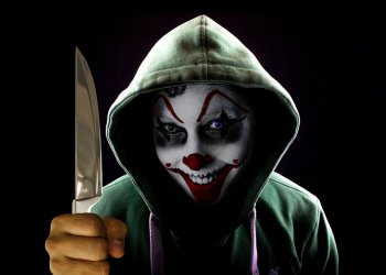 Homeowner Takes Out Knife-Wielding Parolee Baseball Bat