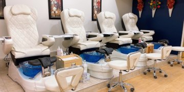 Claws Come Out in Nail Salon Dispute