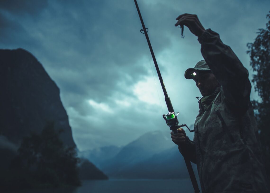 4 Types of Fishing Lights You Should Know